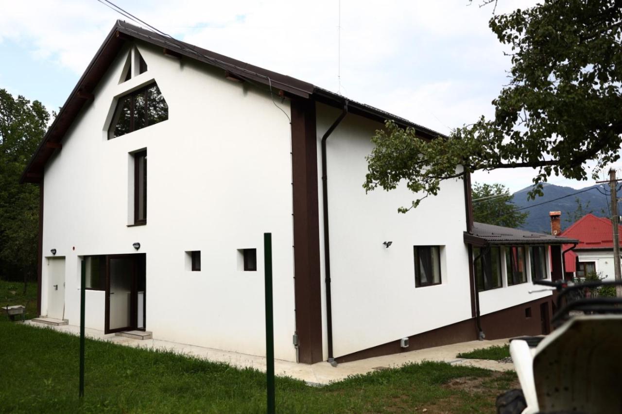 Hatasul Bunicului Arefu Exterior photo